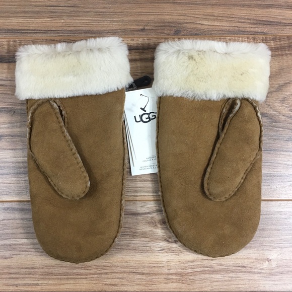 <SOLD>UGG Sheepskin Mittens Water Resistant Chest - Picture 2 of 5